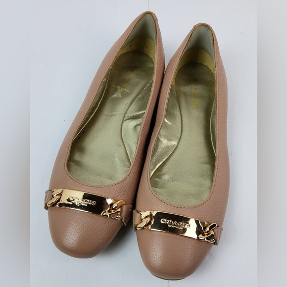 Coach Shoes - EUC Coach Bianca Pink Pebbled Leather Ballet Flats in Blush Pink Womens Size 8B